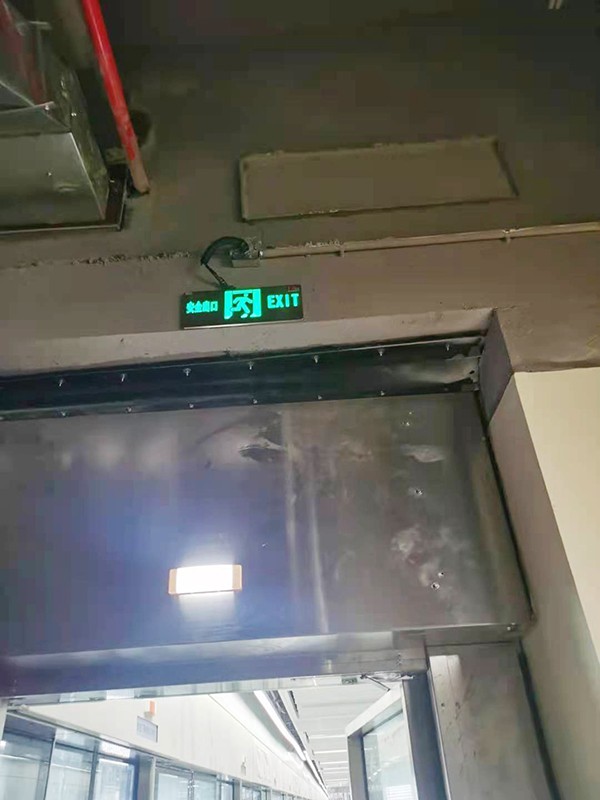 智能疏散指示系統(tǒng)是否具備應急照明功能？
